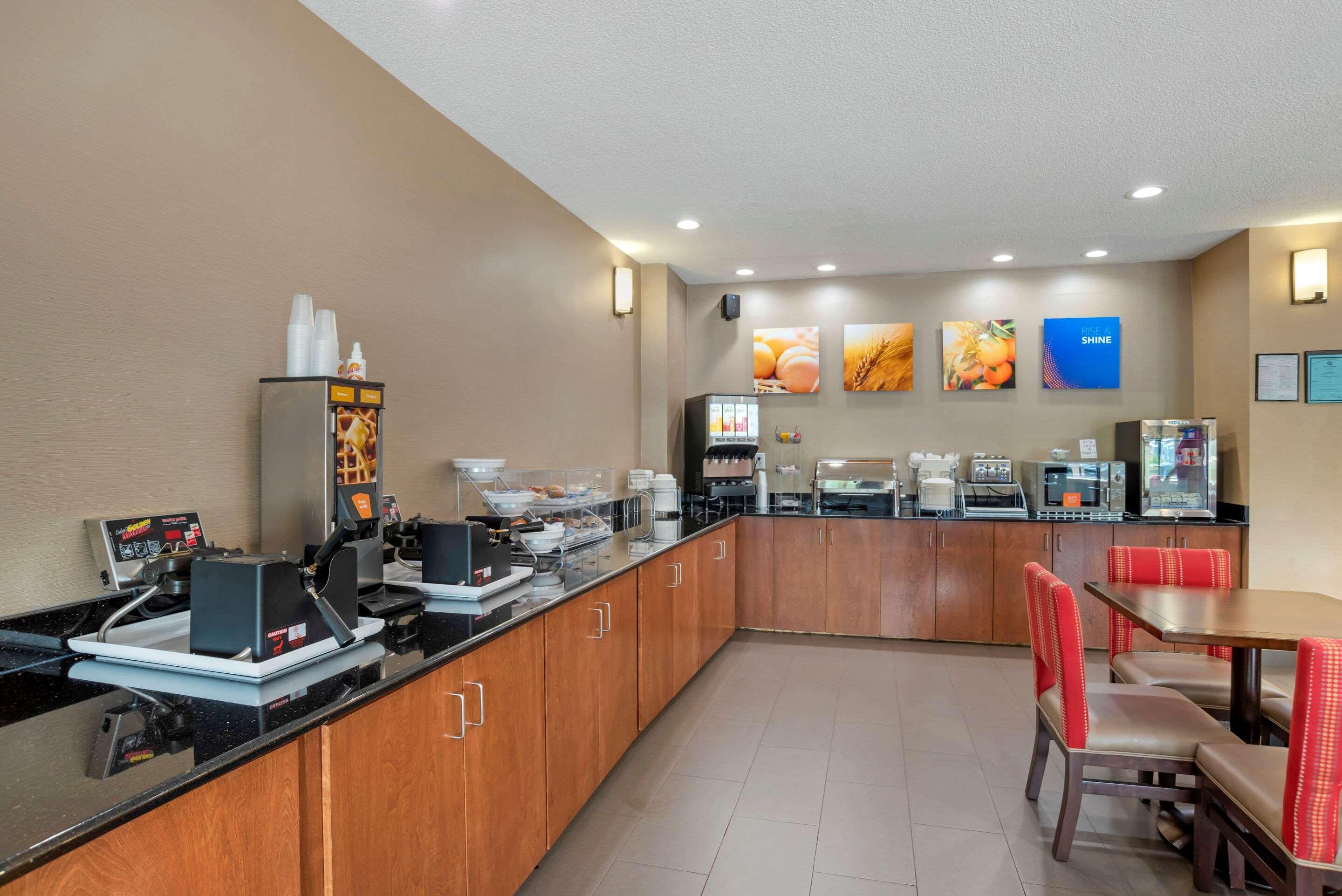 Comfort Suites Oxford I-20 Exit 188 Exterior foto